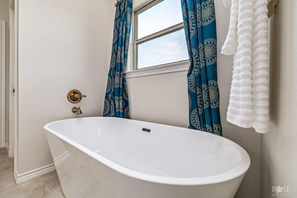 Image 22 of property listing at 1938 Beaty Road, San Angelo, TX 76904