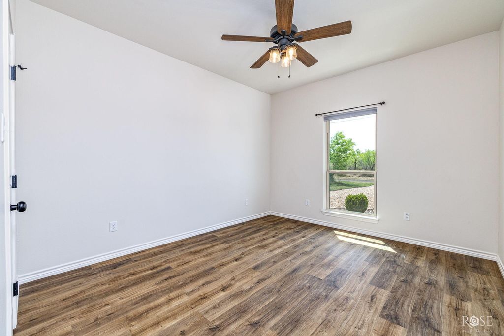 Image 27 of property listing at 1938 Beaty Road, San Angelo, TX 76904