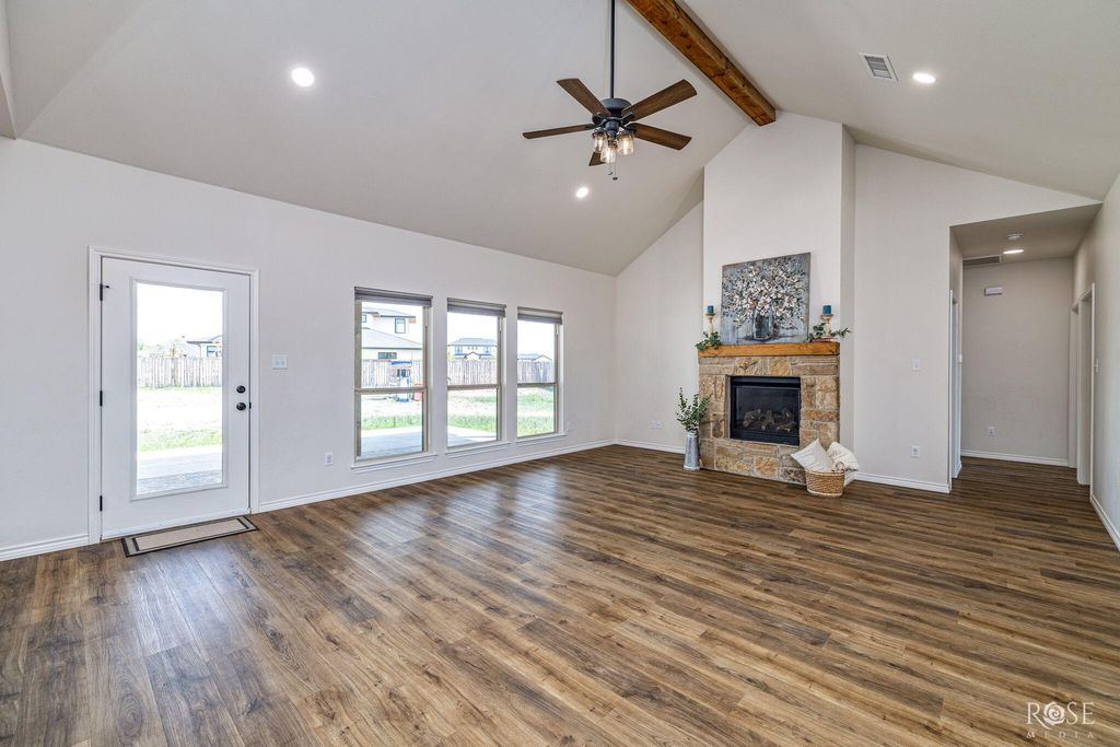 Image 3 of property listing at 1938 Beaty Road, San Angelo, TX 76904
