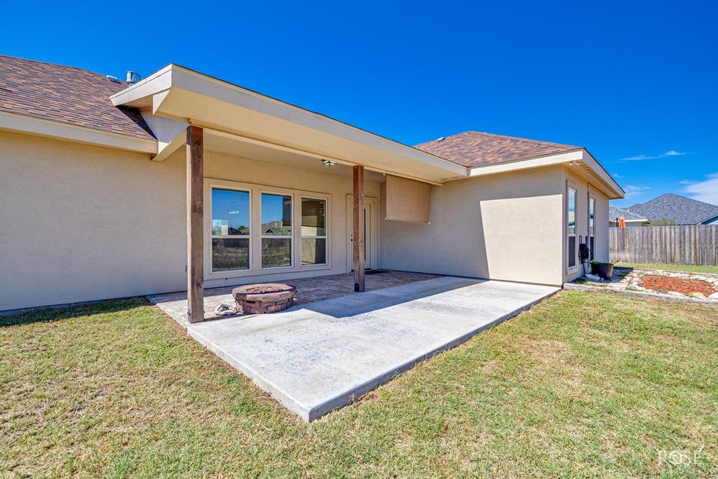 Image 32 of property listing at 1938 Beaty Road, San Angelo, TX 76904