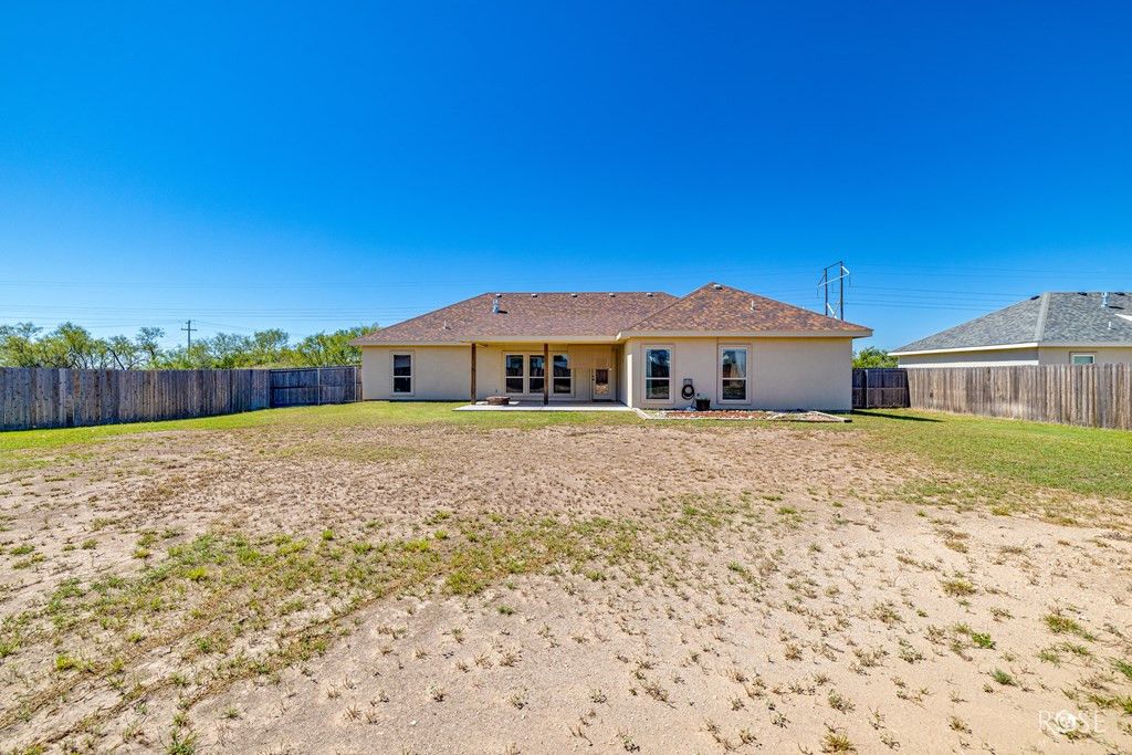Image 34 of property listing at 1938 Beaty Road, San Angelo, TX 76904
