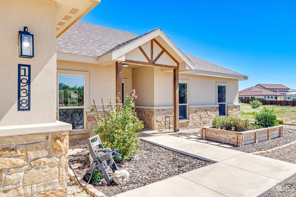 Image 39 of property listing at 1938 Beaty Road, San Angelo, TX 76904