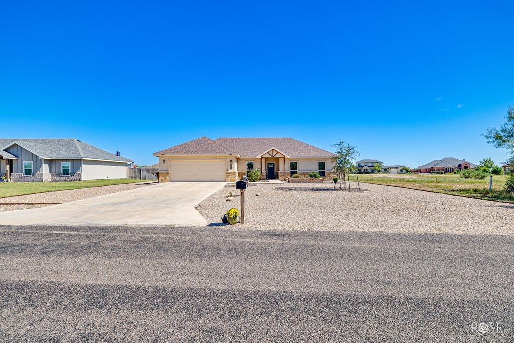Image 41 of property listing at 1938 Beaty Road, San Angelo, TX 76904