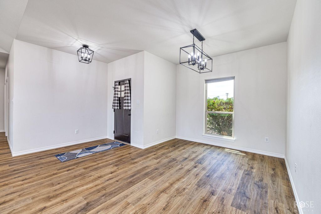 Image 7 of property listing at 1938 Beaty Road, San Angelo, TX 76904