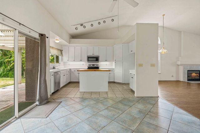 5504 Sun Gold Dr, Salida, CA 95368
