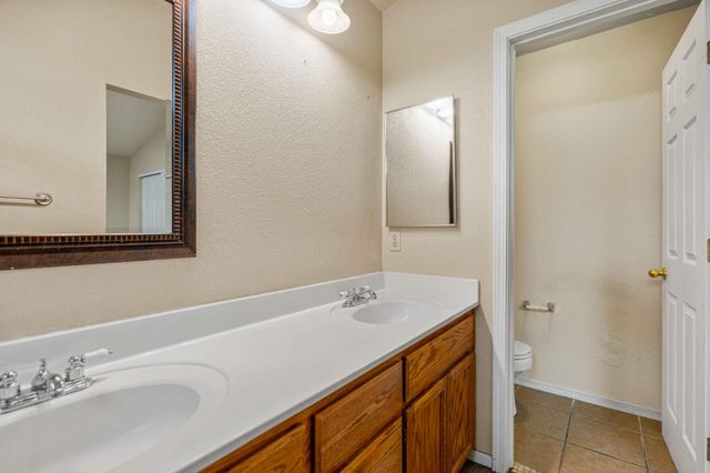 5504 Sun Gold Dr, Salida, CA 95368