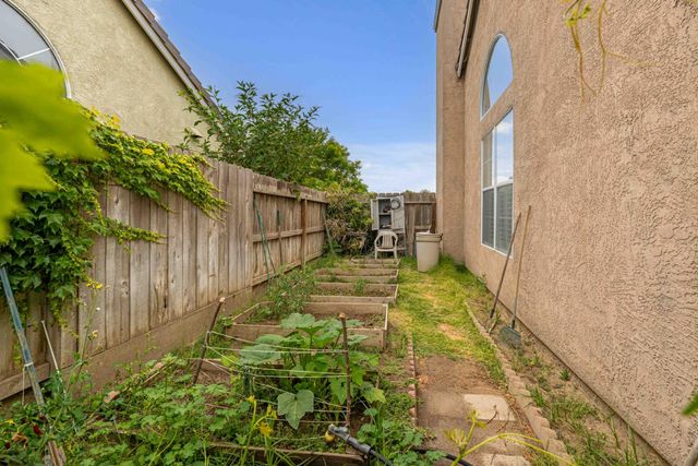 5504 Sun Gold Dr, Salida, CA 95368