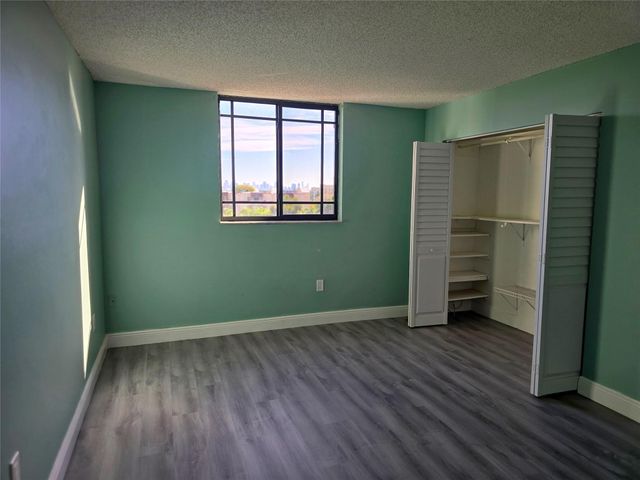 5033 NW 7th St 508, Miami, FL 33126