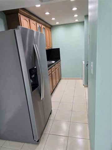 5033 NW 7th St 508, Miami, FL 33126