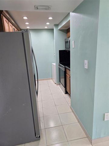 5033 NW 7th St 508, Miami, FL 33126