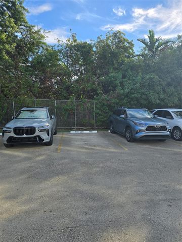 5033 NW 7th St 508, Miami, FL 33126