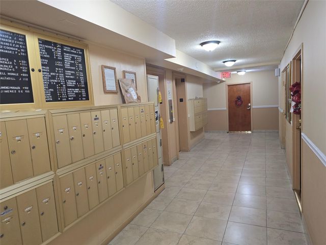 5033 NW 7th St 508, Miami, FL 33126