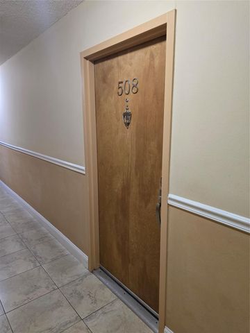 5033 NW 7th St 508, Miami, FL 33126