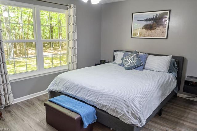 8251 Meandering LN, Gloucester, VA 23061