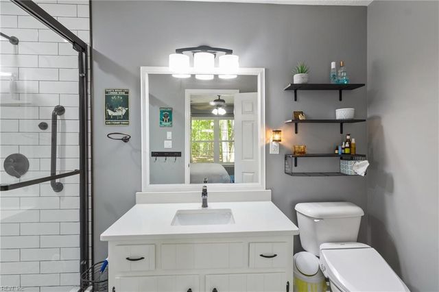 8251 Meandering LN, Gloucester, VA 23061