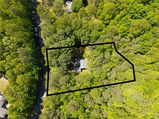 8251 Meandering LN, Gloucester, VA 23061