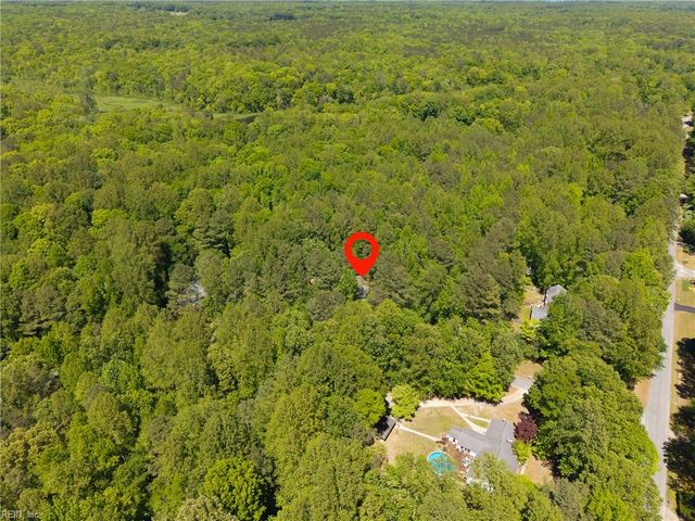 8251 Meandering LN, Gloucester, VA 23061