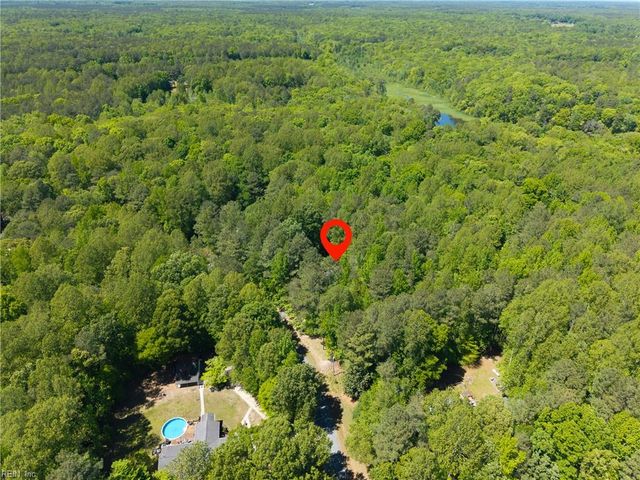 8251 Meandering LN, Gloucester, VA 23061