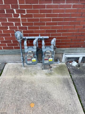 322 S 7Th St, Elizabeth City, NJ 07202