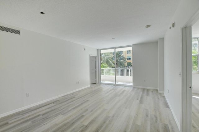 700 E Boynton Beach Boulevard 403, Boynton Beach, FL 33435