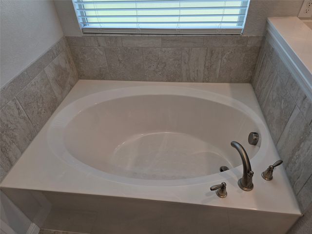 1215 Pacifica Trail, Cleburne, TX 76033