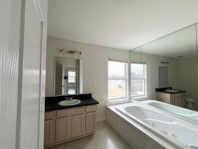 4749 Hickory Pointe Boulevard, Ypsilanti, MI 48197