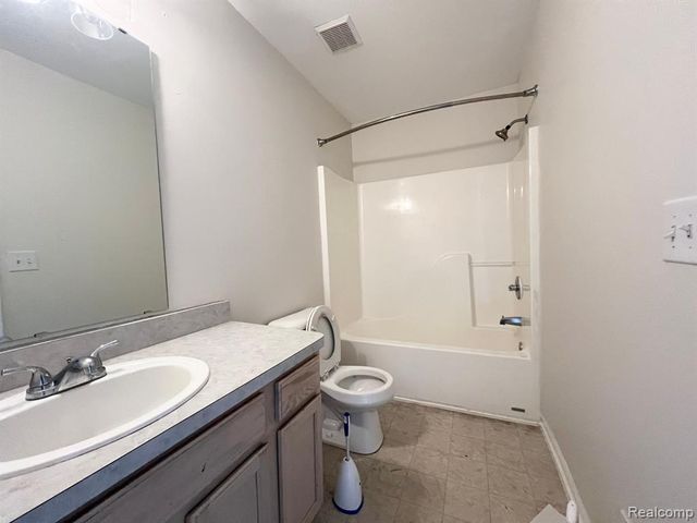 4749 Hickory Pointe Boulevard, Ypsilanti, MI 48197