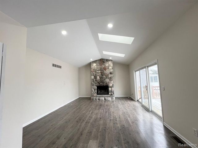 4749 Hickory Pointe Boulevard, Ypsilanti, MI 48197