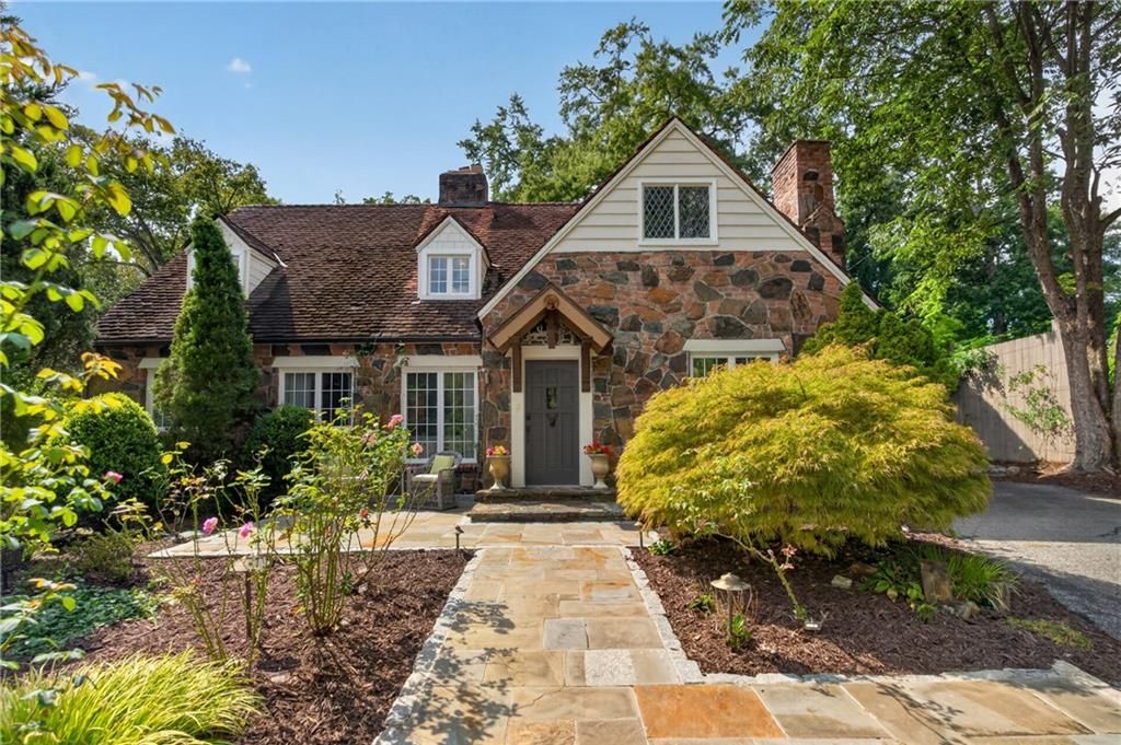 Image 1 of property listing at 3626 Kingsboro Road NE, Atlanta, GA 30319