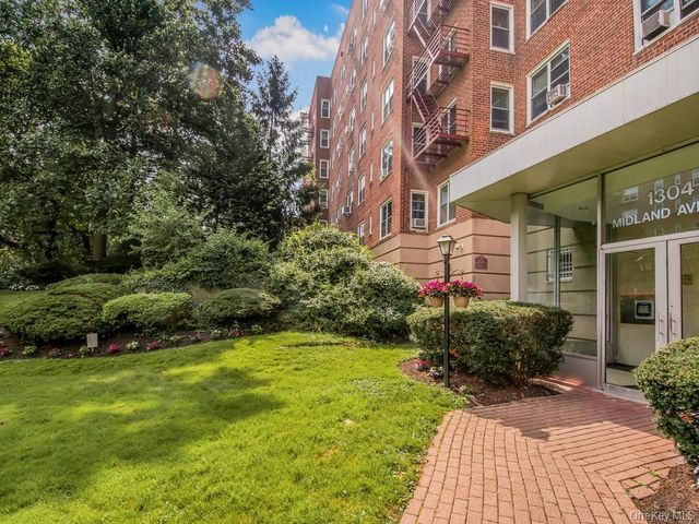 1304 Midland Avenue C48, Yonkers, NY 10704