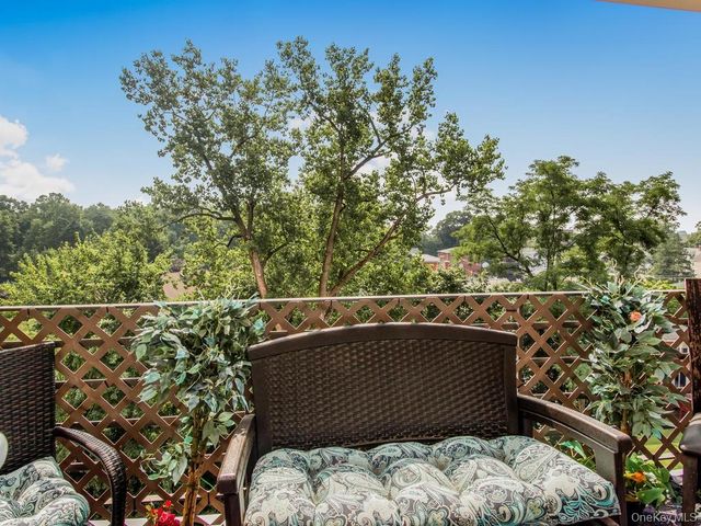 1304 Midland Avenue C48, Yonkers, NY 10704