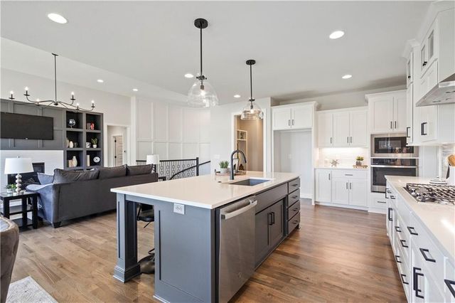 12412 W 184th Street, Overland Park, KS 66013