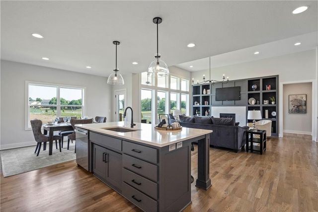 12412 W 184th Street, Overland Park, KS 66013