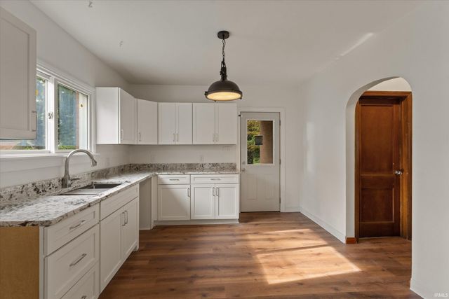 916 E Grove Street, Mishawaka, IN 46545