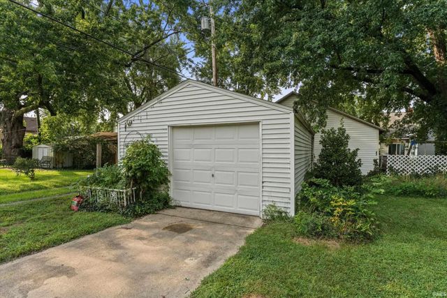 916 E Grove Street, Mishawaka, IN 46545