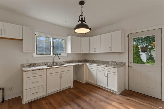 916 E Grove Street, Mishawaka, IN 46545