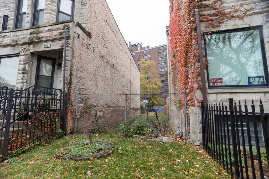 4923 S Champlain Avenue, Chicago, IL 60615 — photo 3