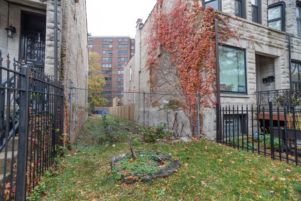 4923 S Champlain Avenue, Chicago, IL 60615 — photo 4