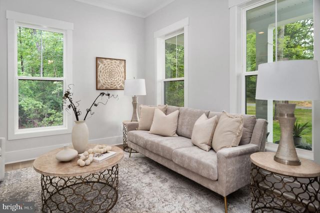 8601 ROSNI WAY, Fredericksburg, VA 22407