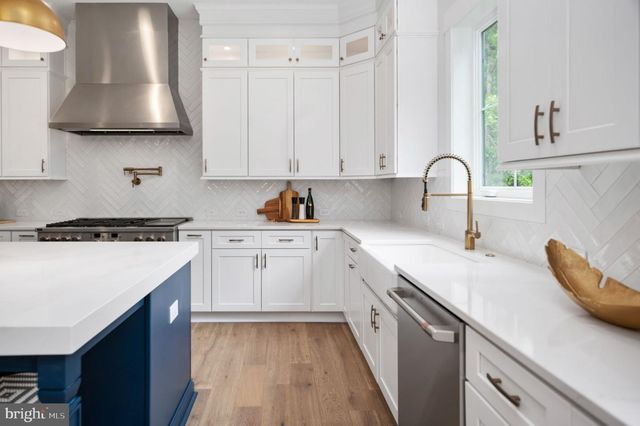 8601 ROSNI WAY, Fredericksburg, VA 22407