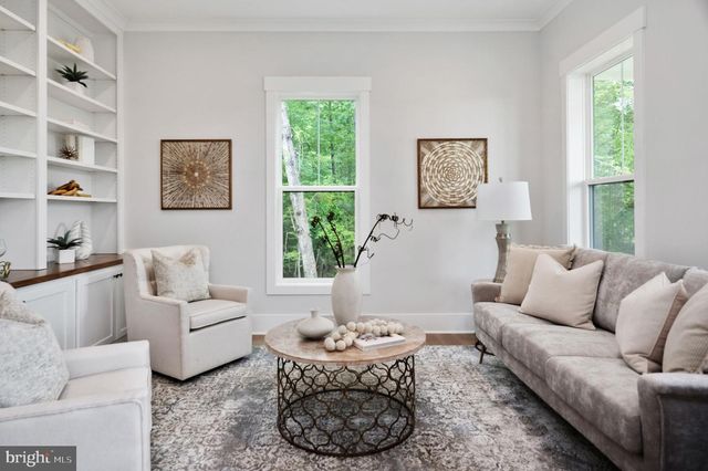 8601 ROSNI WAY, Fredericksburg, VA 22407