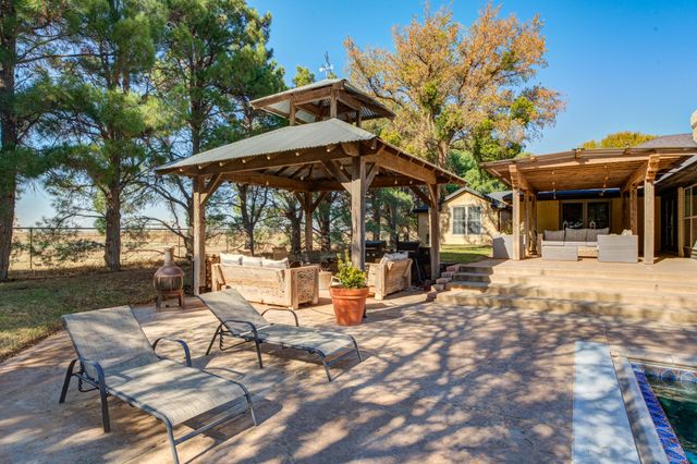 9009 County Rd 7500, Wolfforth, TX 79382