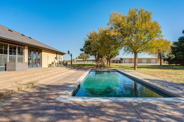 9009 County Rd 7500, Wolfforth, TX 79382
