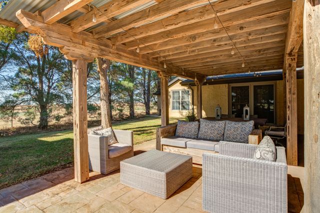 9009 County Rd 7500, Wolfforth, TX 79382