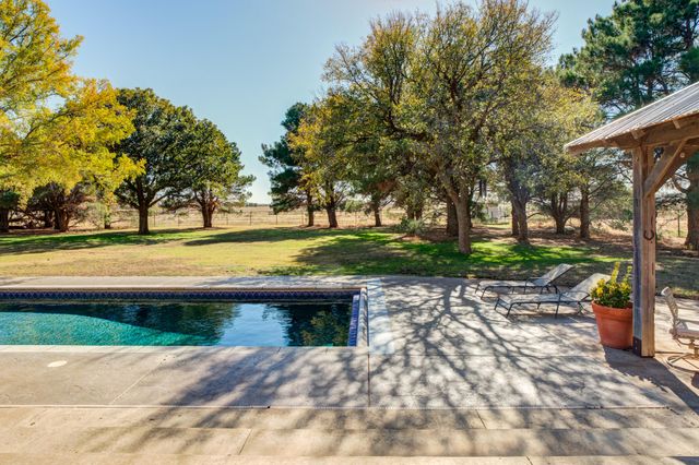 9009 County Rd 7500, Wolfforth, TX 79382