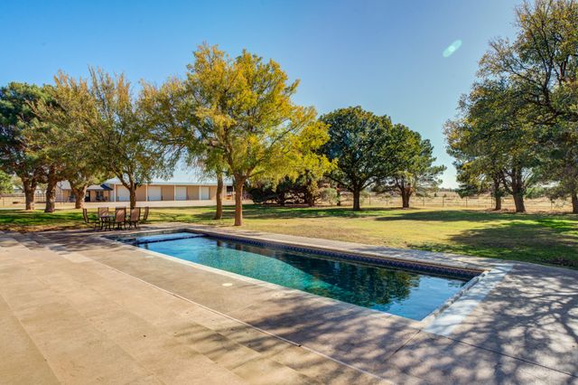 9009 County Rd 7500, Wolfforth, TX 79382