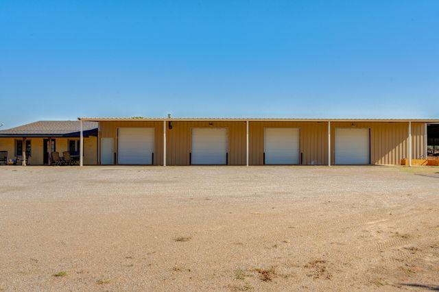 9009 County Rd 7500, Wolfforth, TX 79382