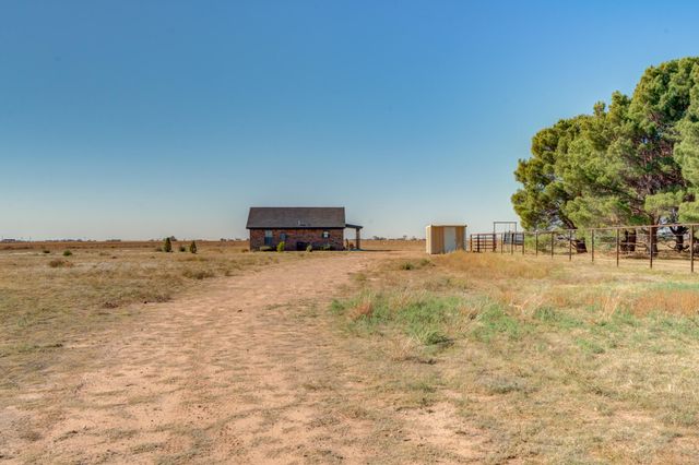 9009 County Rd 7500, Wolfforth, TX 79382
