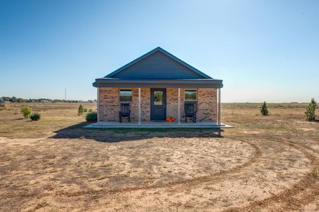 9009 County Rd 7500, Wolfforth, TX 79382