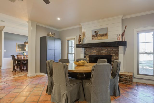 9009 County Rd 7500, Wolfforth, TX 79382